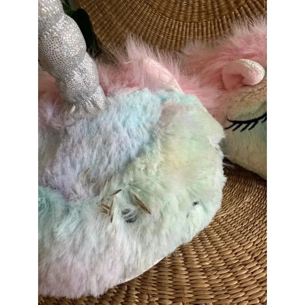 Wonder Nation Kid’s size 13-1 Unicorn slippers